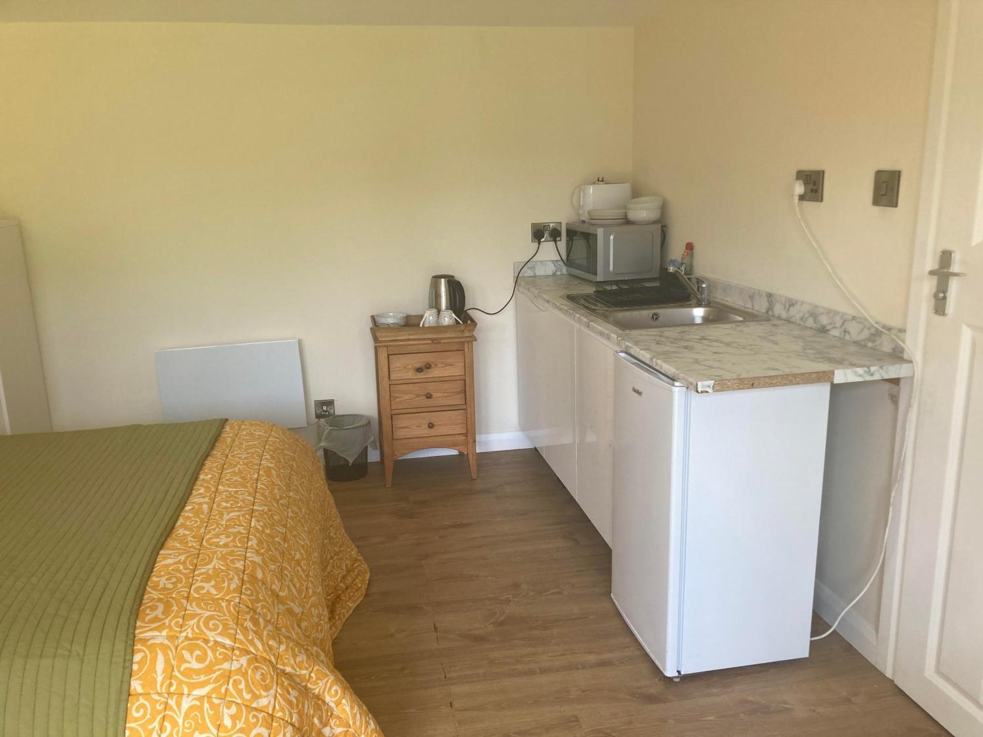 Apartment Gladstone Avenue Twickenham